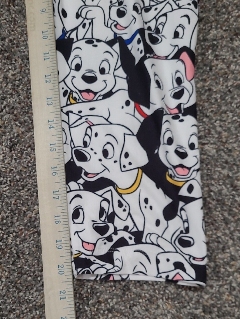 Disney Parks 101 Dalmations Capri Leggings, Adult Large - Picture 4 of 5